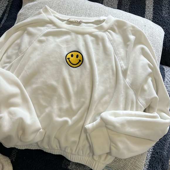 Altar'd state velvet crop top - Picture 1 of 3